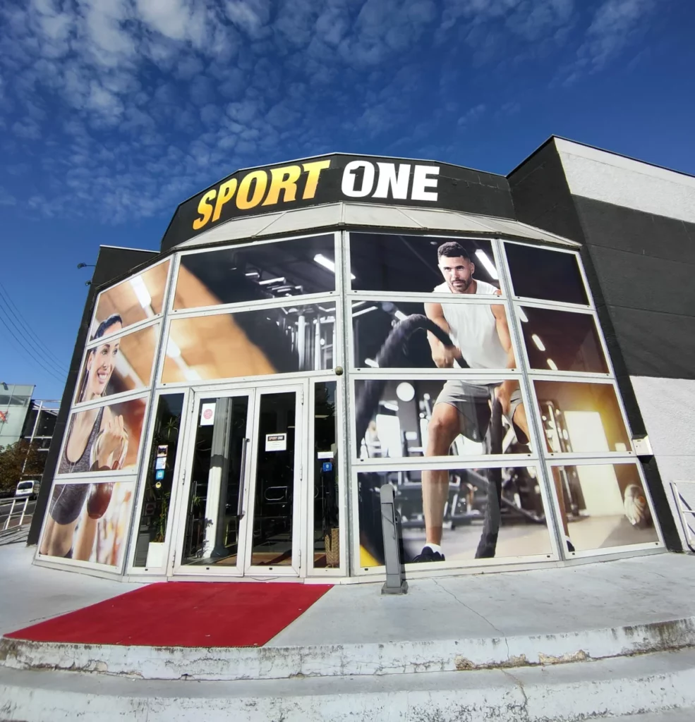Enseigne personnalisée XXL - Facade Sport One - Impression Arcalie