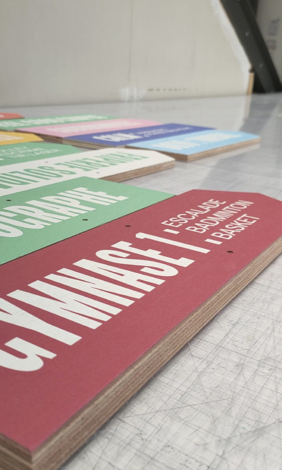 The kube – Totem Fleche bois_Plan de travail 1 copie 2